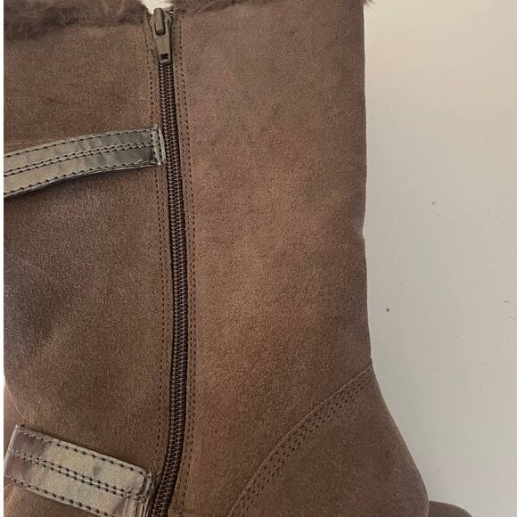 Easy Spirit Taupe/Brown Esusko Leather Upper Faux Fur Moderate Wedge Boot - 9.5 - Picture 9 of 10